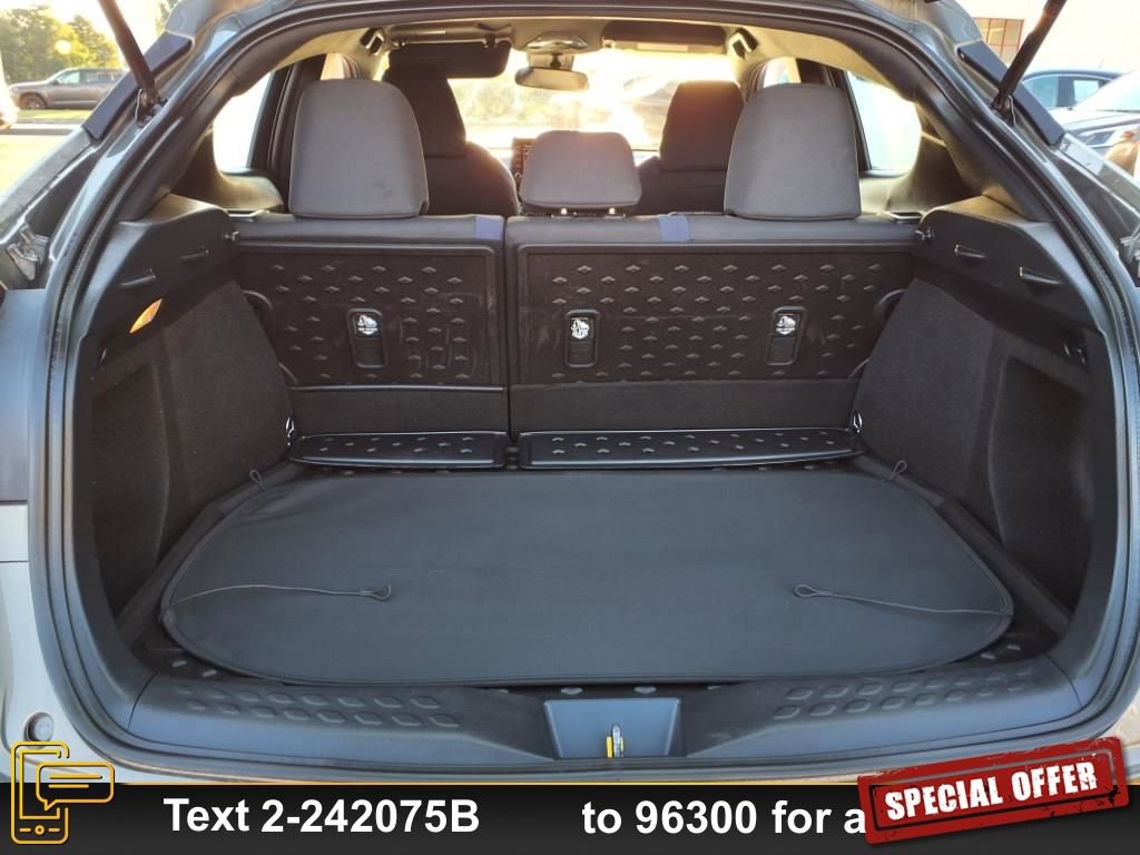 Used 2021 Toyota C-HR XLE FWD image 7
