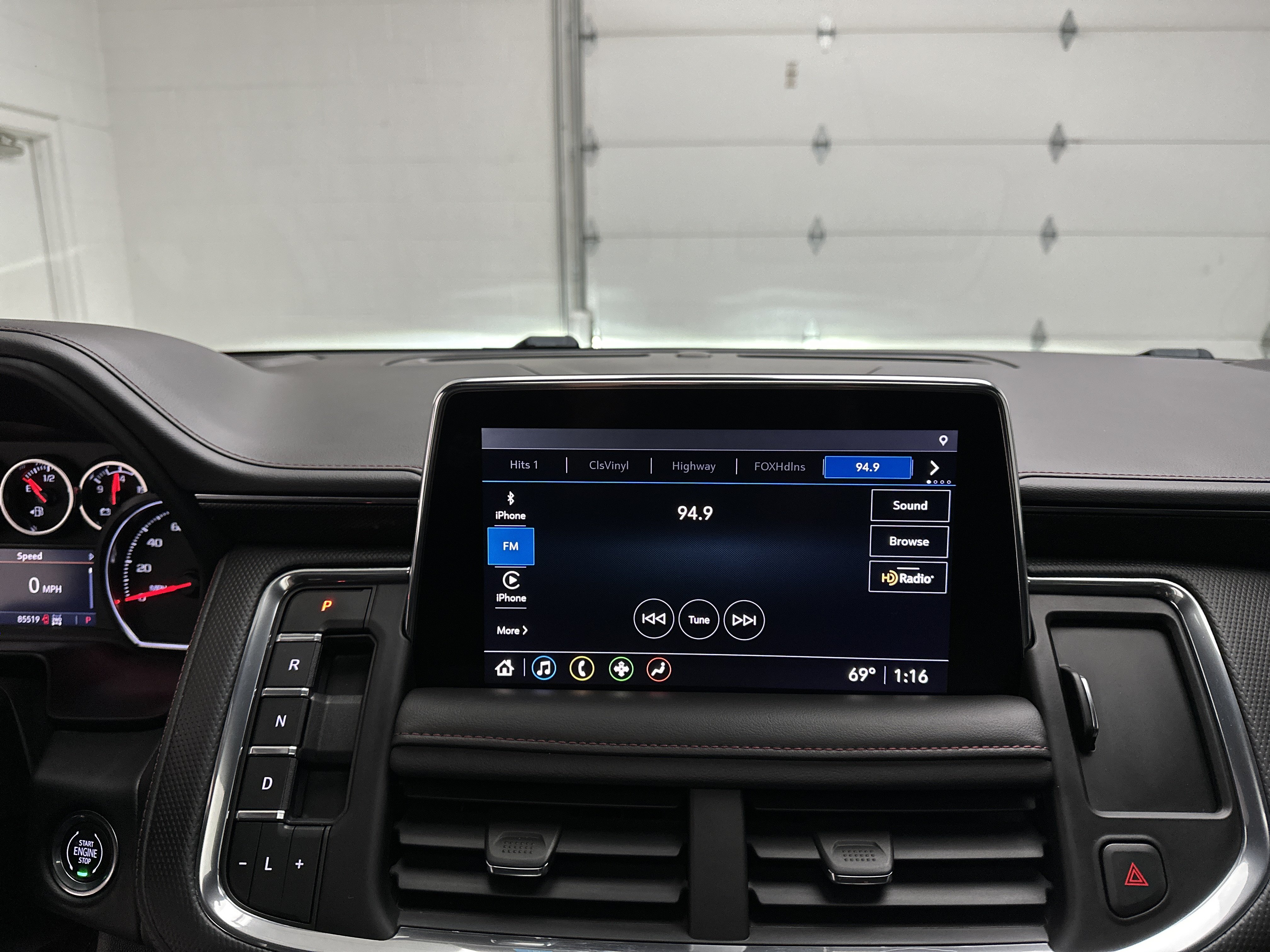 Used 2021 Chevrolet Tahoe RST w/ Luxury Package AWD/4WD image 38