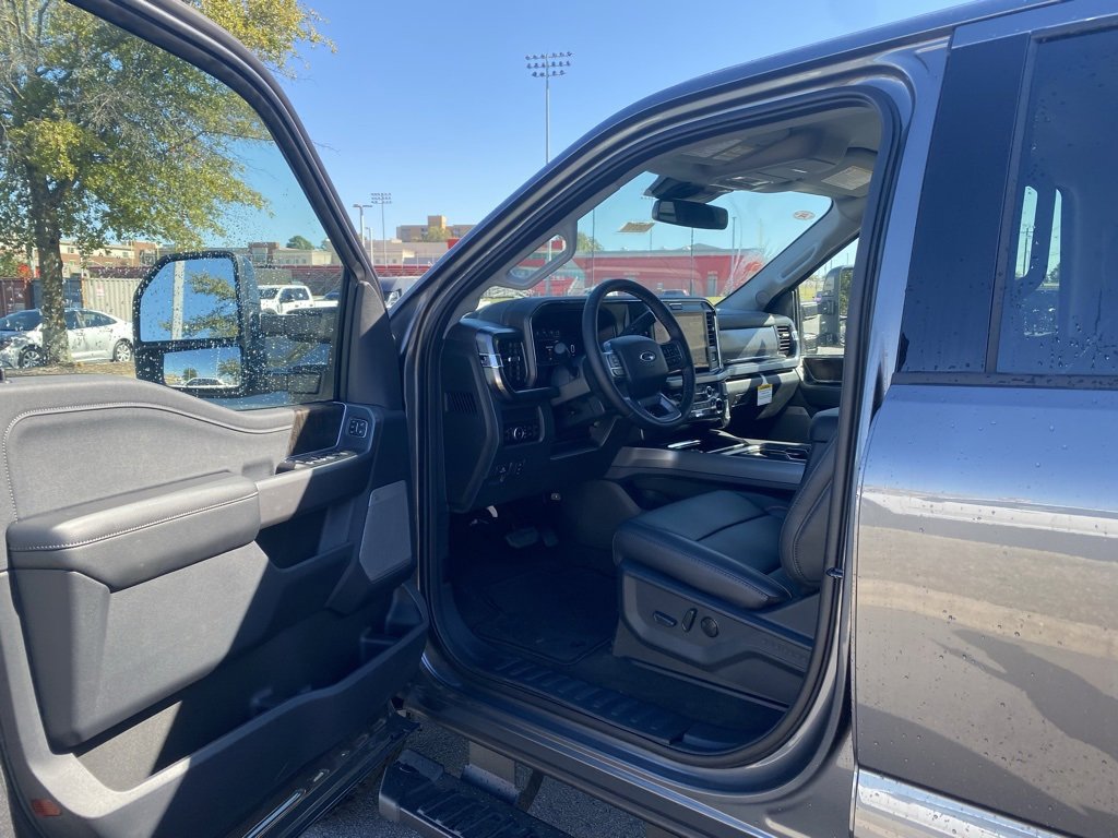 New 2026 Ford F250 Lariat w/ Black Appearance Package image 10