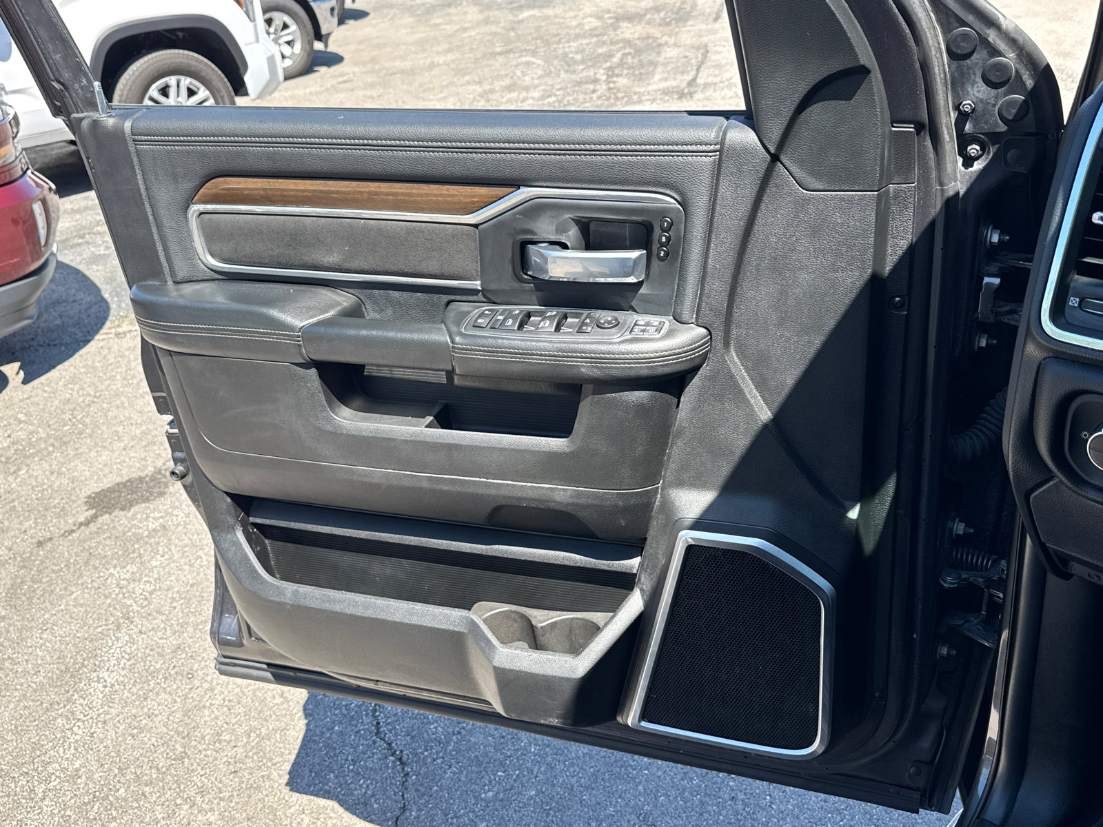 Used 2024 RAM 2500 Laramie AWD/4WD image 18