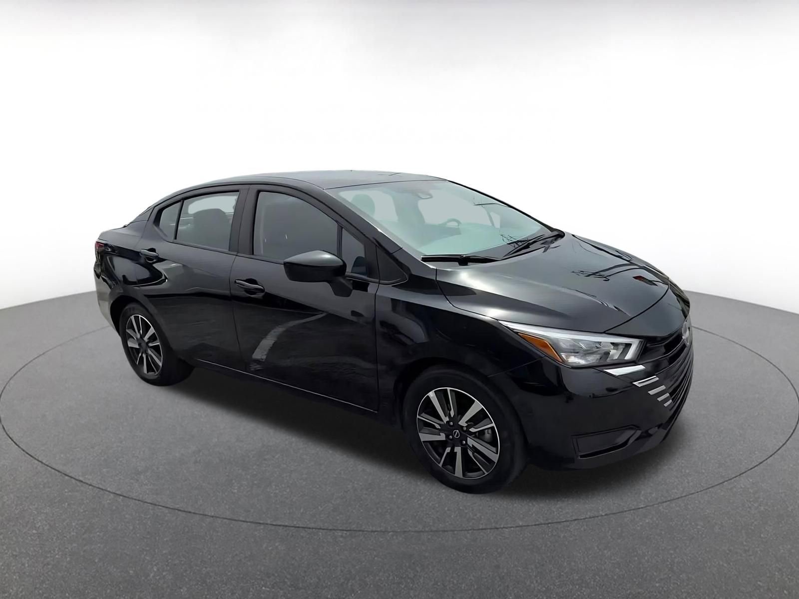 Used 2025 Nissan Versa SV FWD video 2