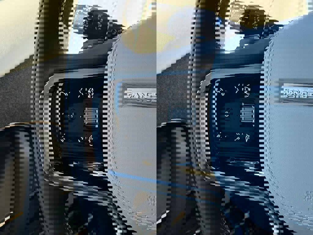 New 2026 Land Rover Range Rover Sport SE image 19