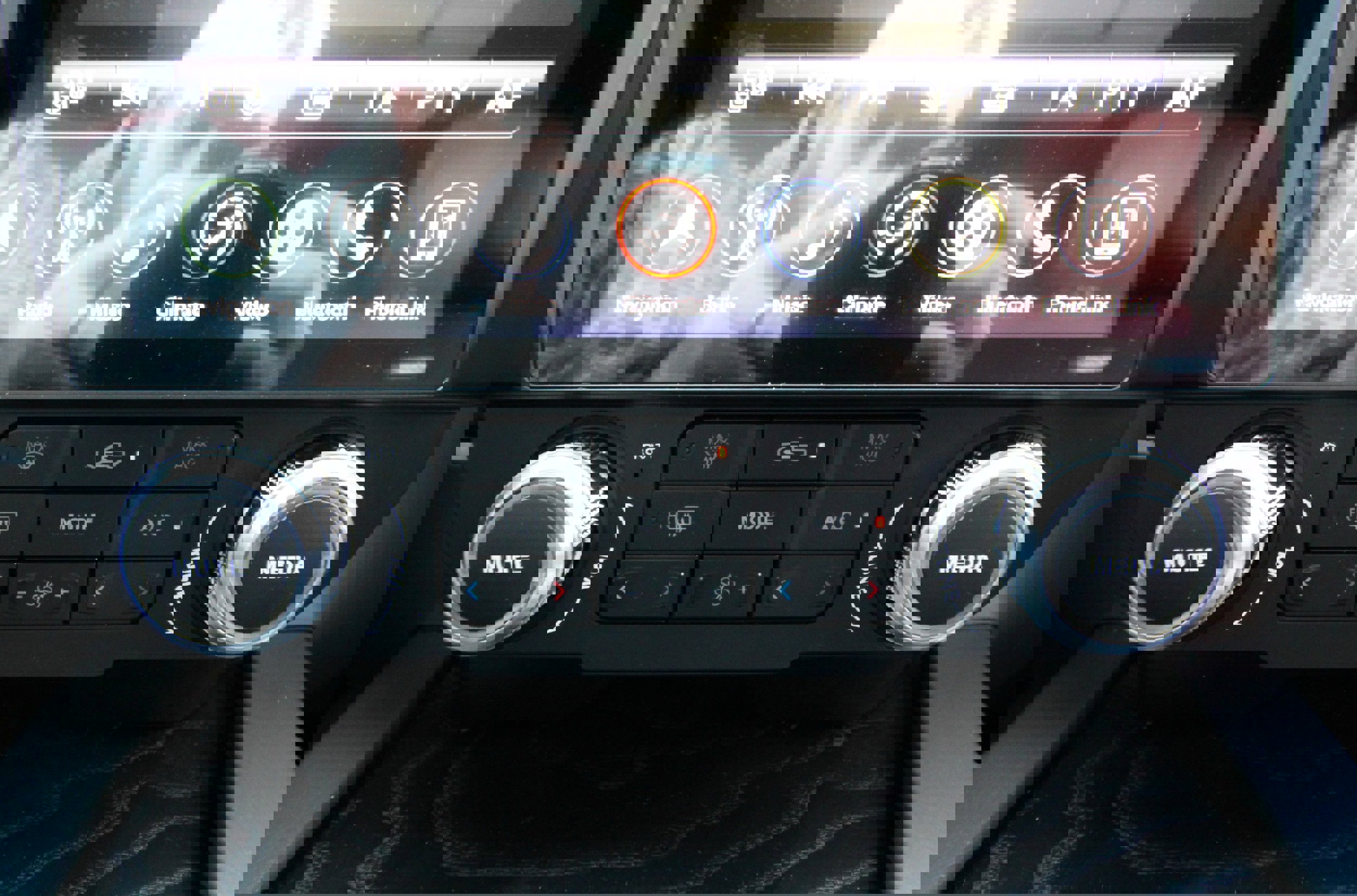 Used 2019 Ford F250 Platinum w/ Platinum Ultimate Package image 34