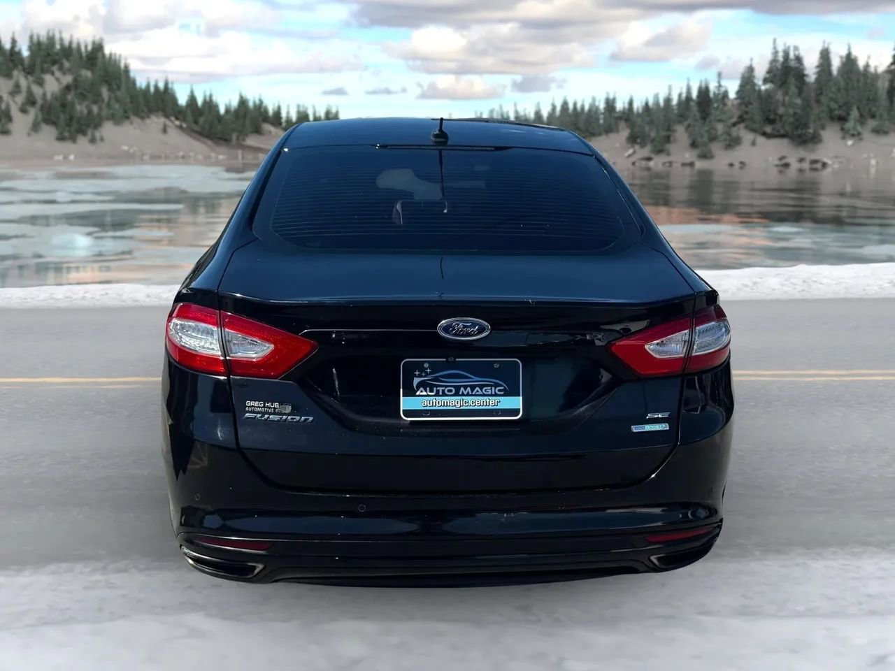 Used 2016 Ford Fusion SE w/ Equipment Group 202A FWD image 4