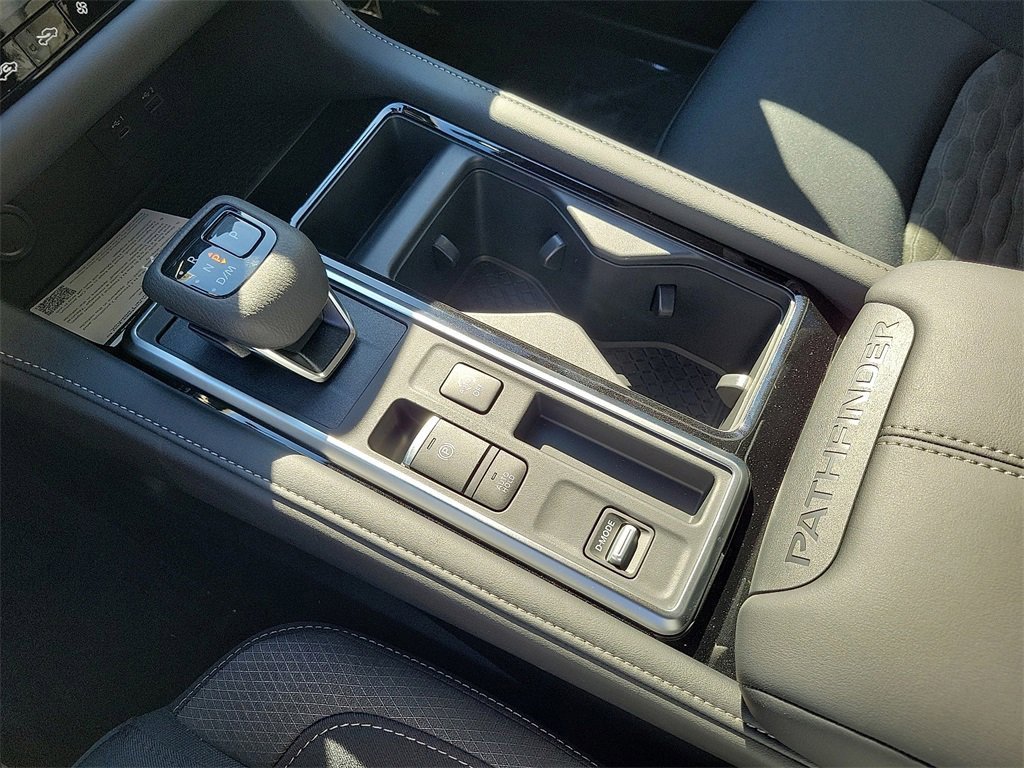 New 2025 Nissan Pathfinder SV image 10