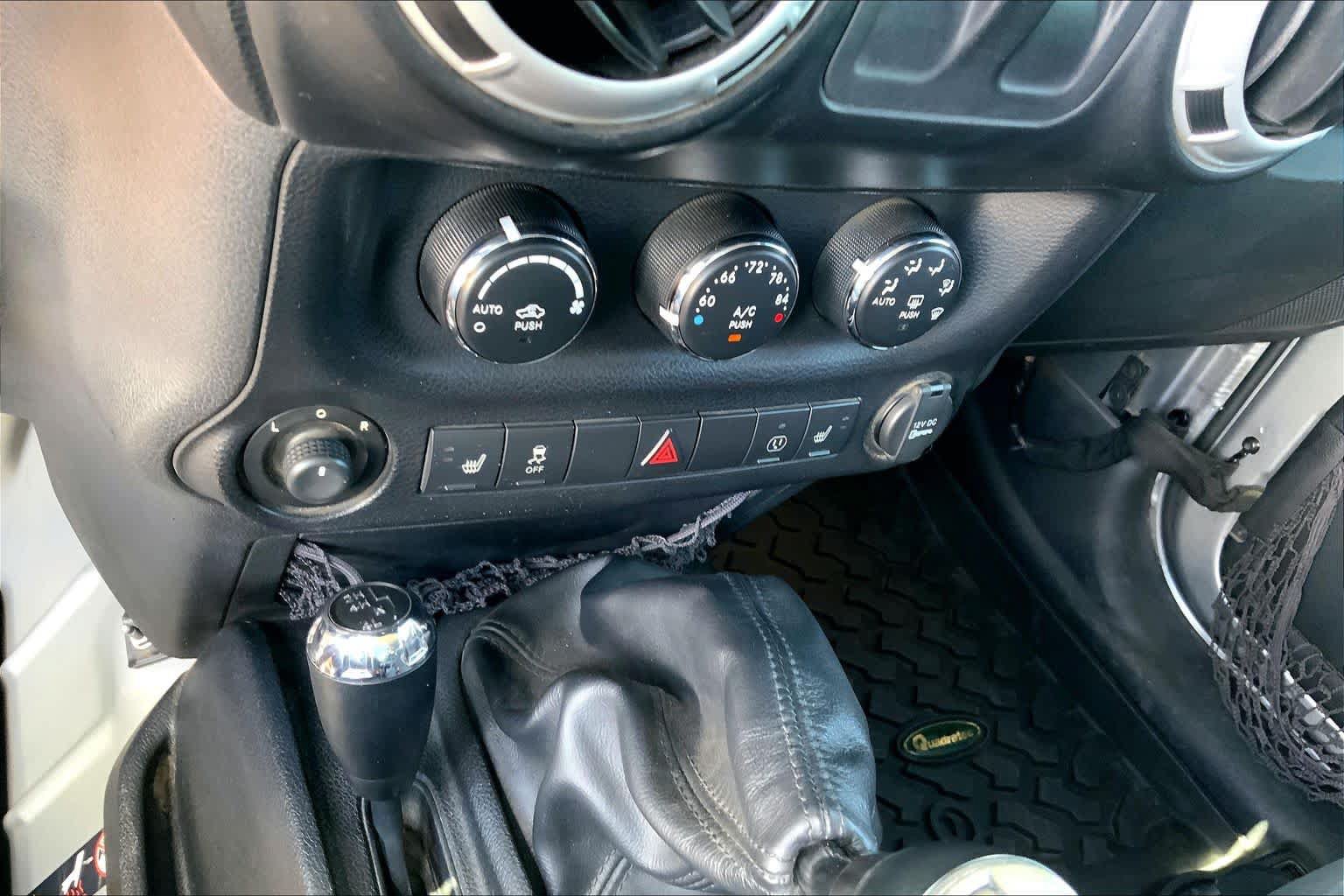 Used 2013 Jeep Wrangler Rubicon w/ PWR Convenience Group AWD/4WD image 29