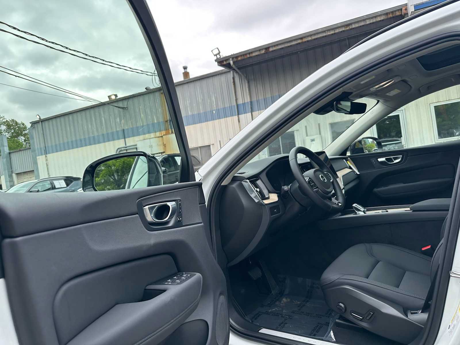 Used 2026 Volvo XC60 B5 Plus w/ Climate Package AWD/4WD image 20