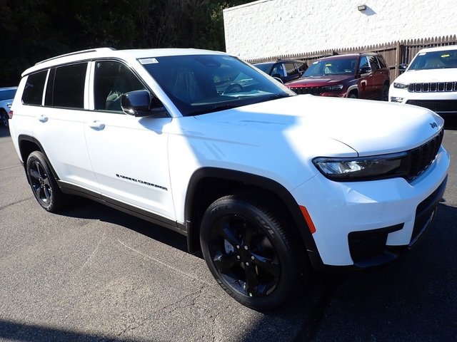 New 2025 Jeep Grand Cherokee L Altitude image 9