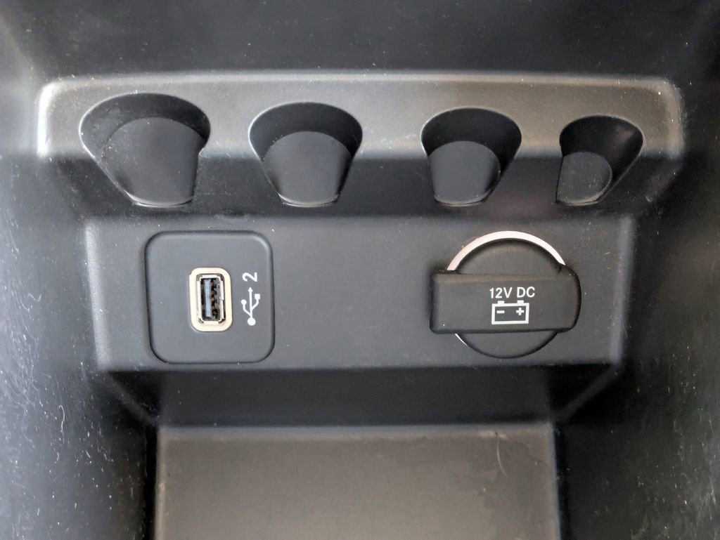 Used 2020 Jeep Cherokee Trailhawk w/ Technology Group AWD/4WD image 32