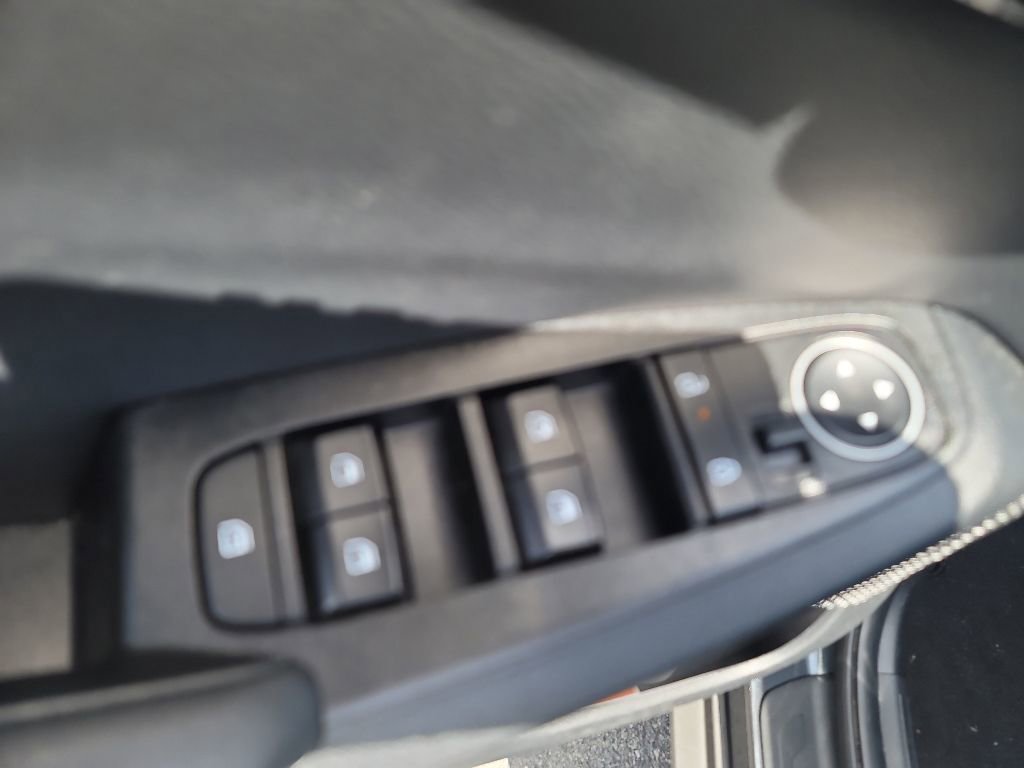 Certified 2025 Kia Seltos S FWD image 10