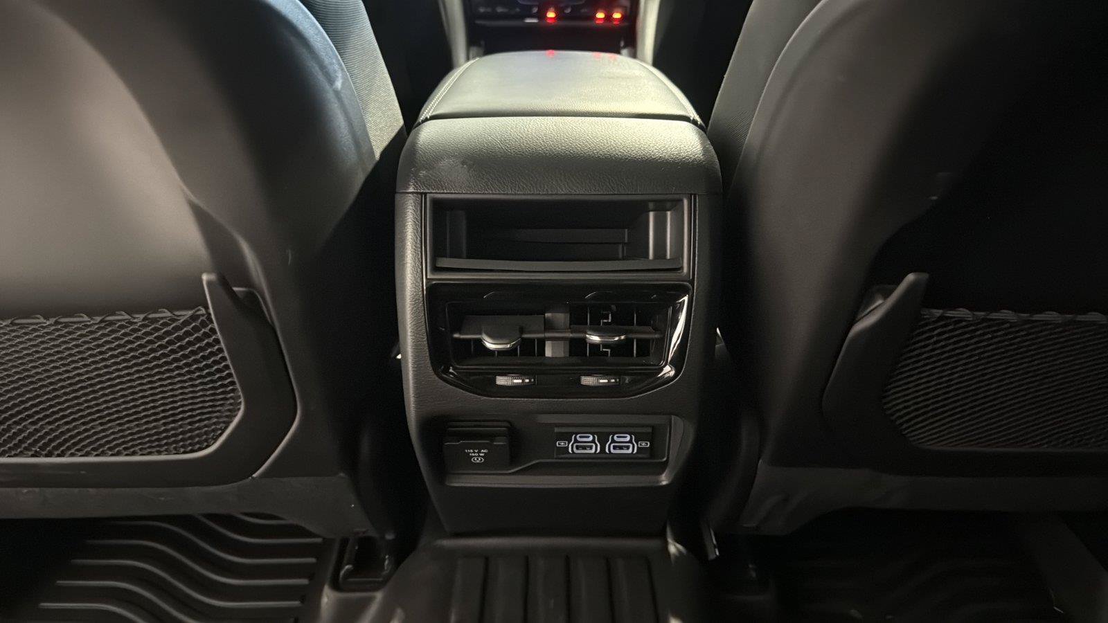 Used 2025 Jeep Grand Cherokee Altitude w/ Trailer Tow Package AWD/4WD image 28