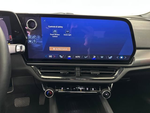 Used 2024 Chevrolet Equinox EV RS image 21