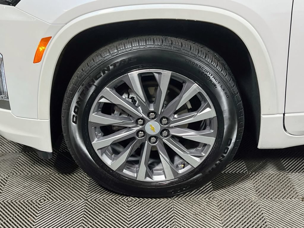 Used 2023 Chevrolet Traverse Premier AWD/4WD image 34