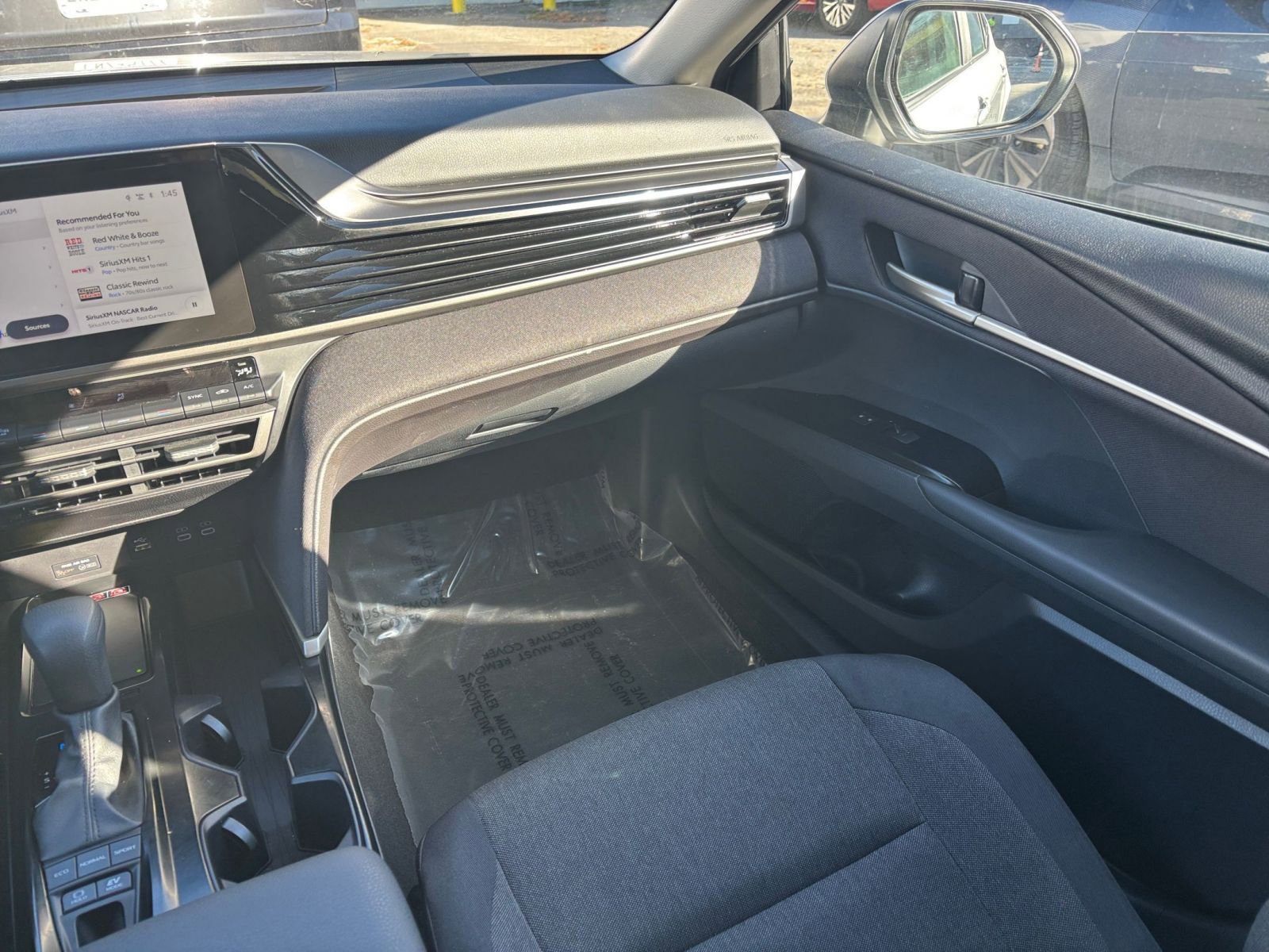 Used 2025 Toyota Camry LE image 31