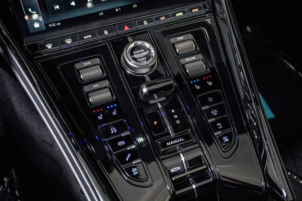 Used 2024 Aston Martin DB12 Convertible RWD image 31