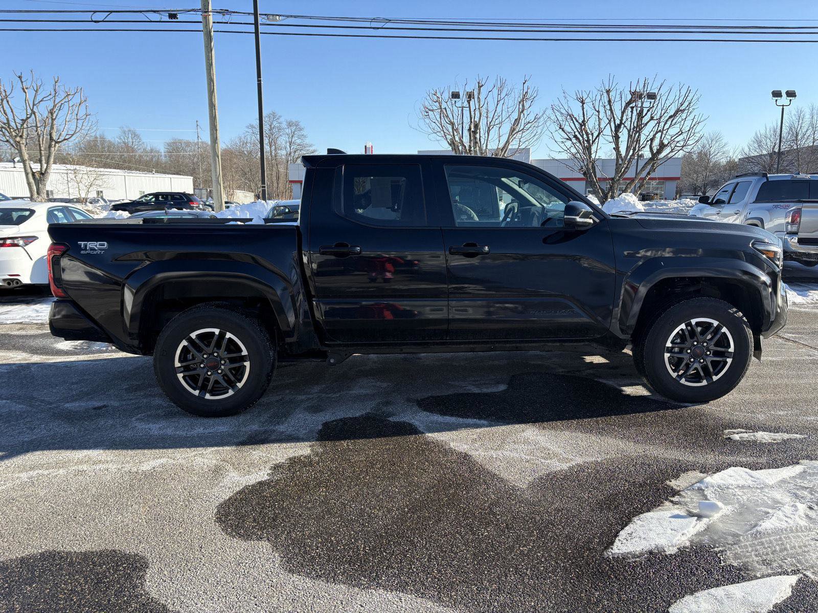 Used 2025 Toyota Tacoma TRD Sport w/ TRD Sport Upgrade Package image 8