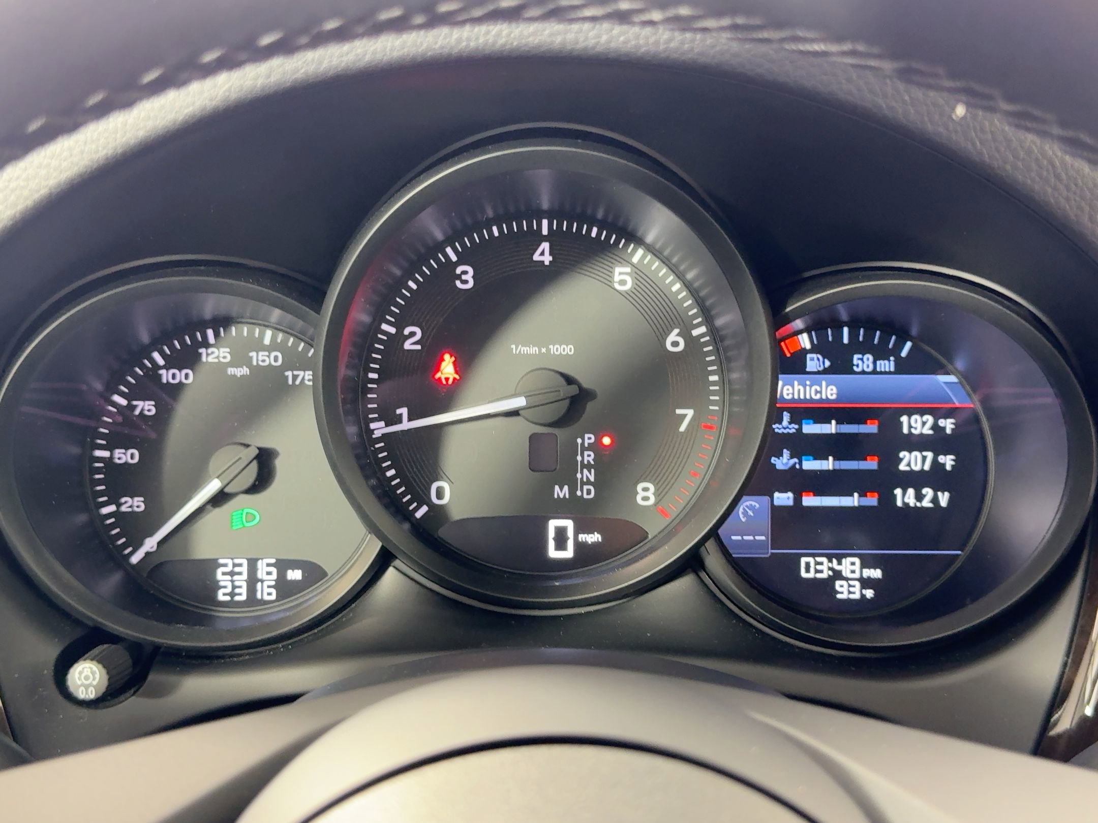 Certified 2025 Porsche Macan image 19