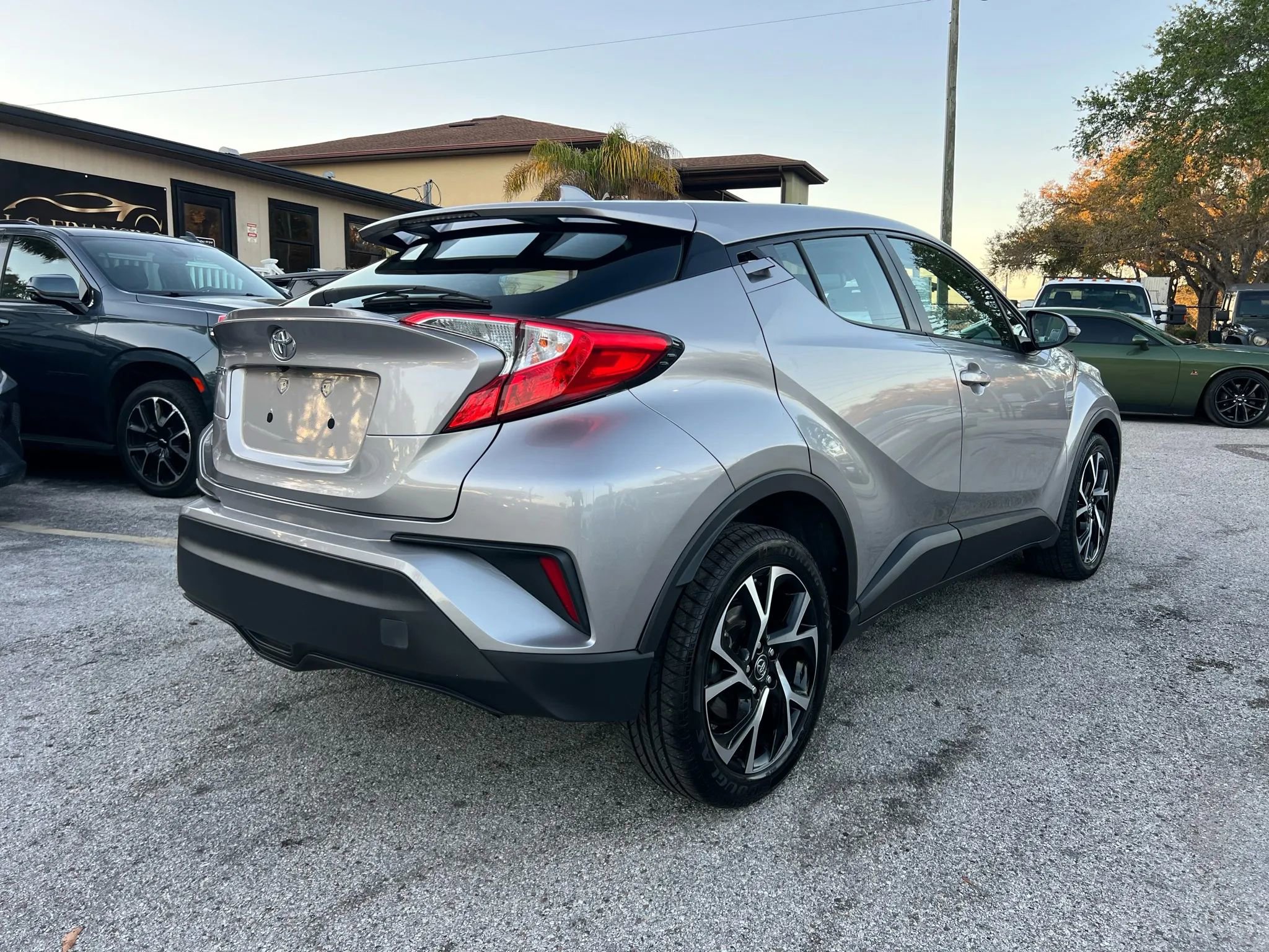 Used 2018 Toyota C-HR XLE image 7