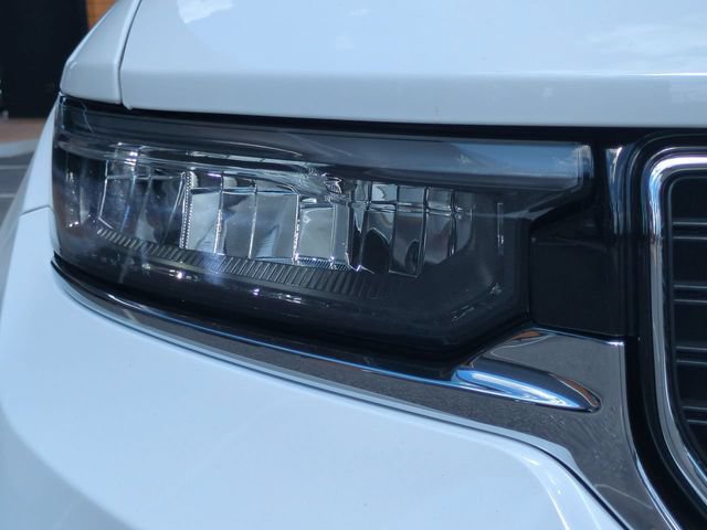 Used 2025 Jeep Grand Cherokee Limited AWD/4WD image 10