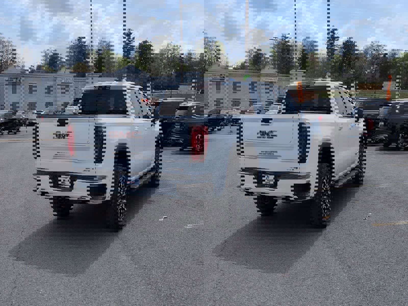 Used 2020 GMC Sierra 1500 AT4 w/ AT4 Premium Package image 8