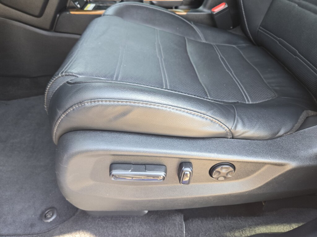 Used 2020 Honda CR-V Touring image 9
