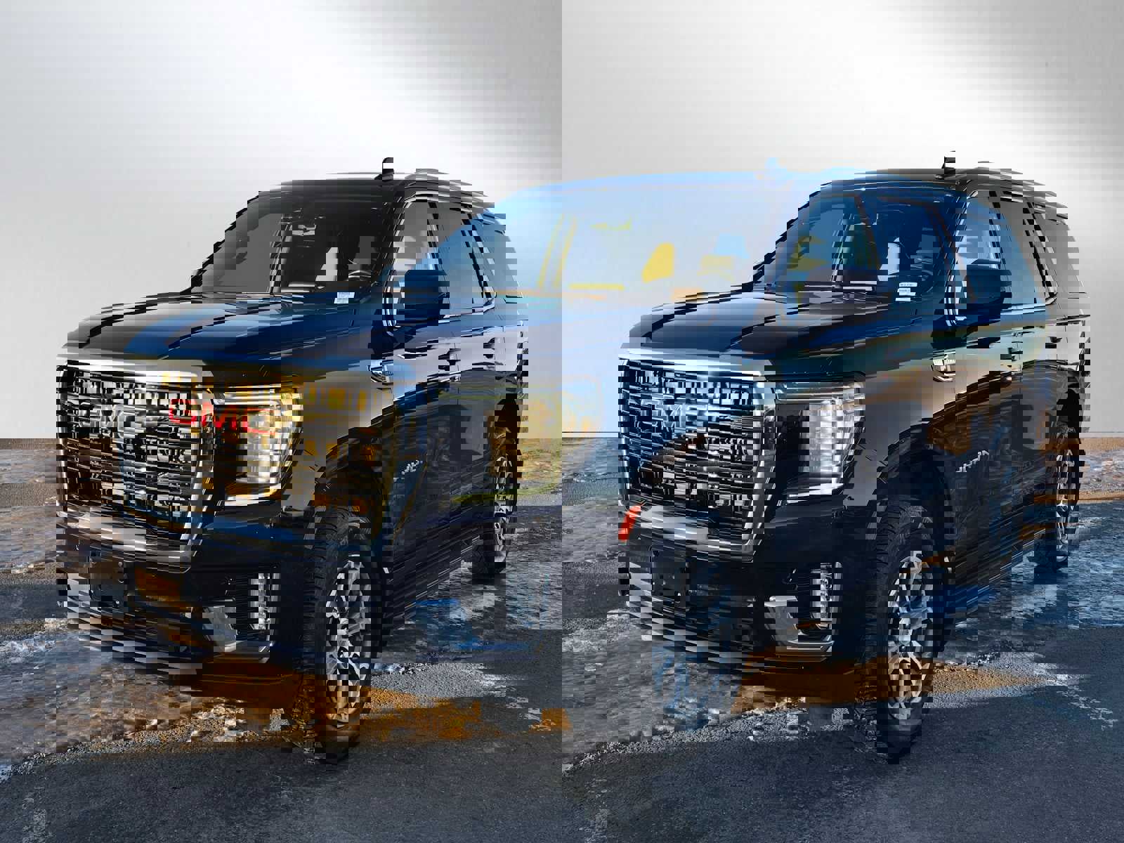 Used 2022 GMC Yukon SLE w/ Max Trailering Package image 7