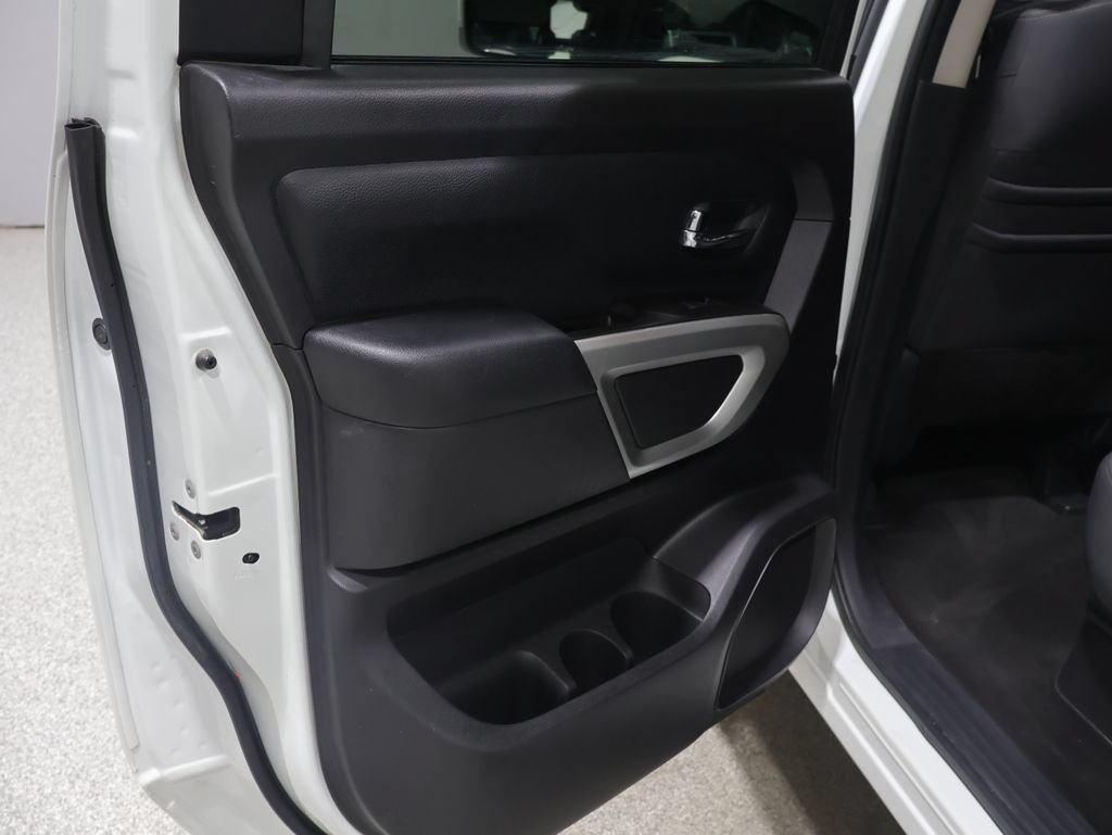 Used 2020 Nissan Titan SV w/ SV Convenience Package AWD/4WD image 17