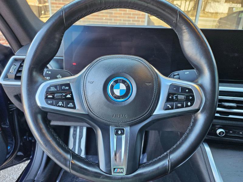 Used 2023 BMW i4 eDrive40 w/ M Sport Package image 38
