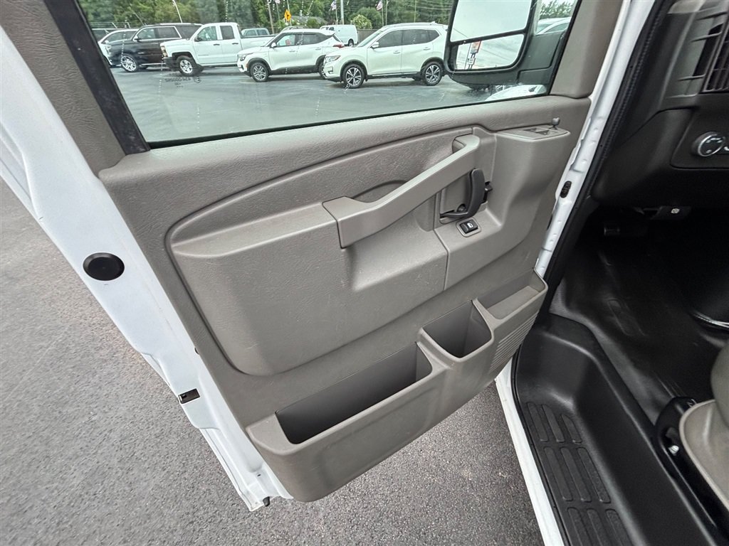 Used 2022 Chevrolet Express 2500 w/ Driver Convenience Package RWD image 15