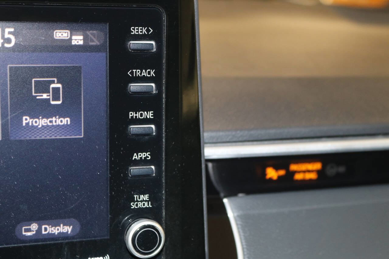 Used 2022 Toyota Corolla LE image 40