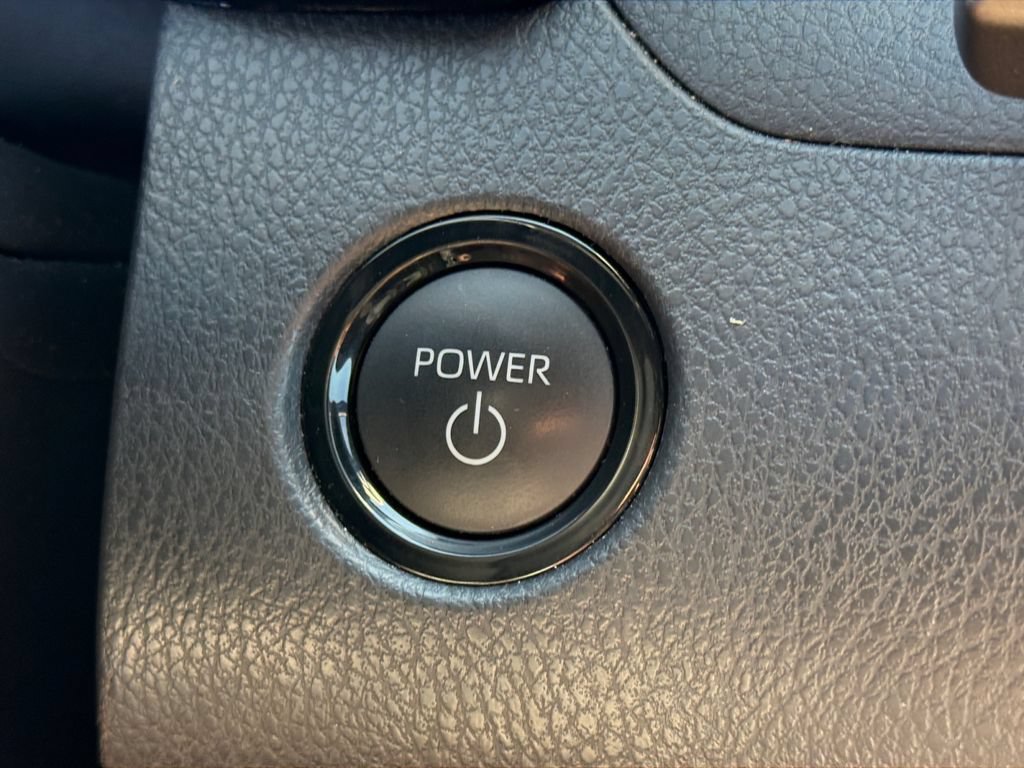 Used 2026 Toyota Camry SE FWD image 32