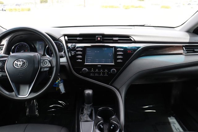 Used 2020 Toyota Camry LE image 12