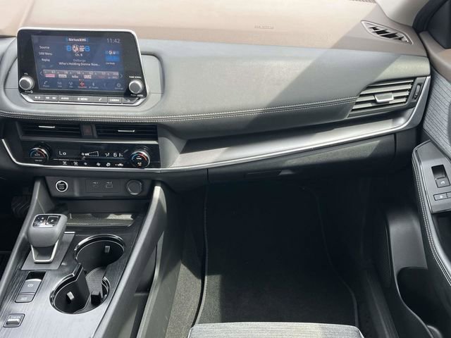 Used 2023 Nissan Rogue SV FWD image 18