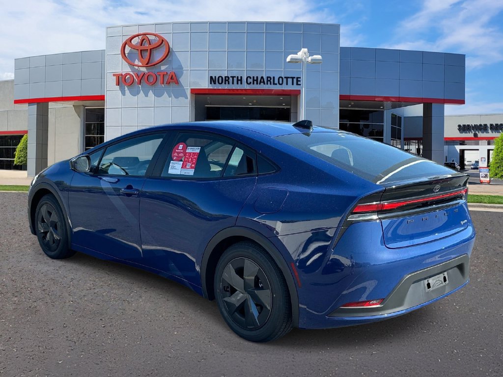 New 2027 Toyota Prius LE FWD image 5