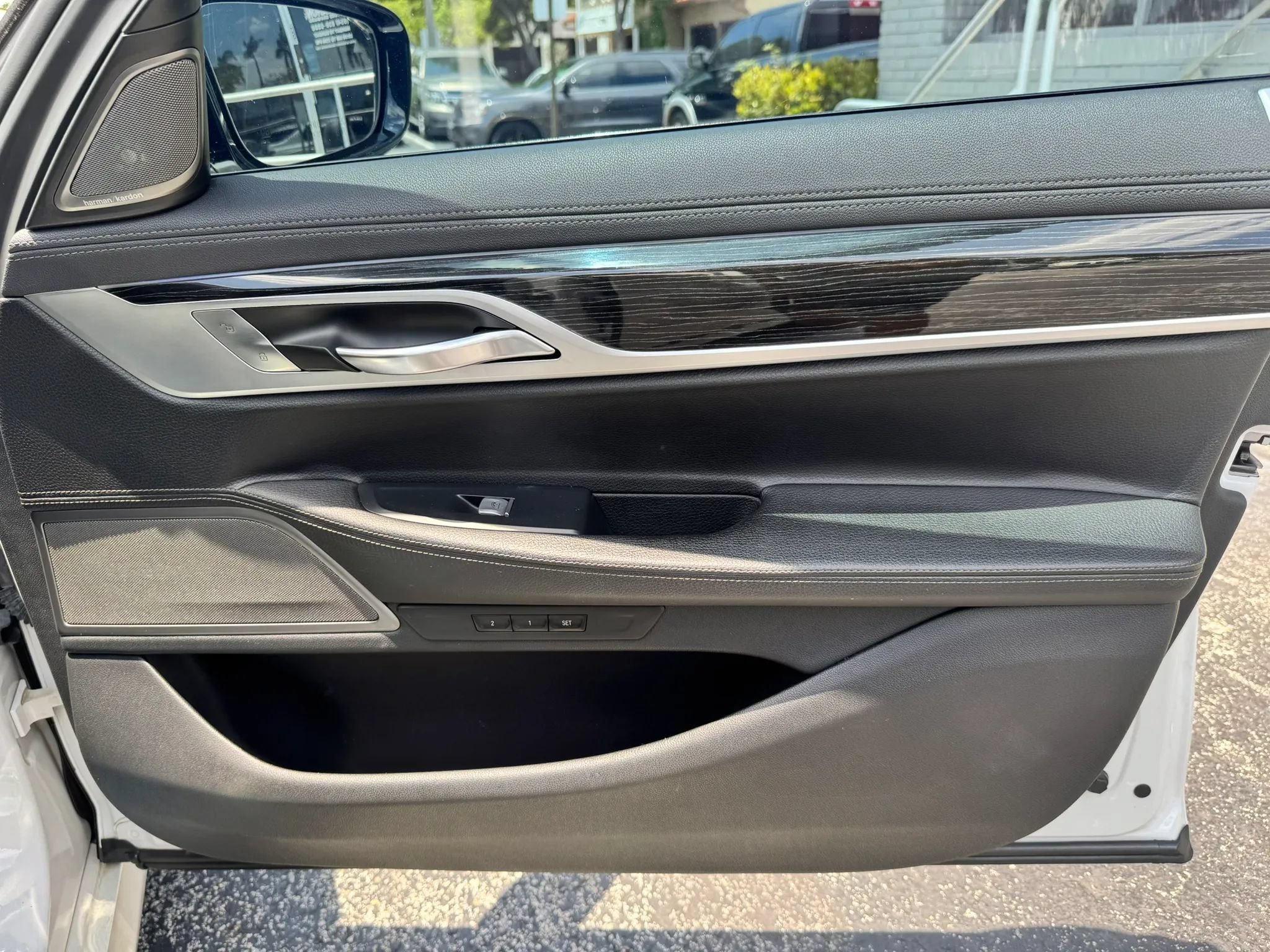 Used 2019 BMW 740i w/ M Sport Package RWD image 41
