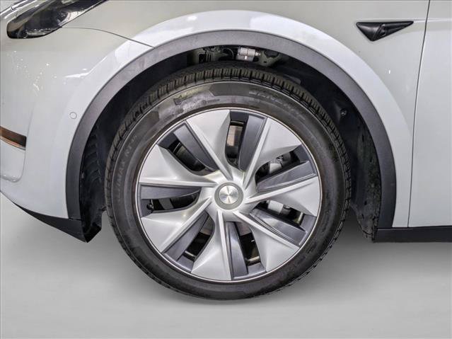 Used 2023 Tesla Model Y Long Range AWD/4WD image 23