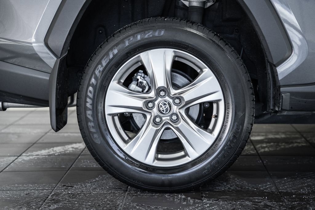 Used 2022 Toyota RAV4 XLE image 11