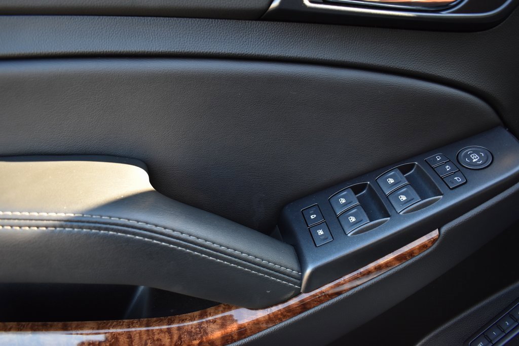 Used 2020 Chevrolet Suburban Premier w/ Premier Plus Edition image 11