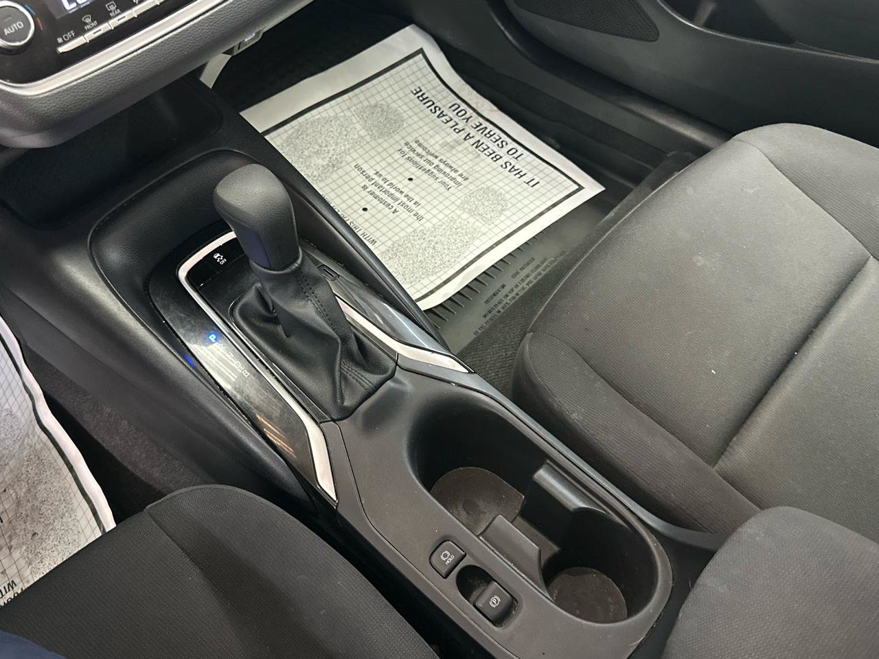 Used 2025 Toyota Corolla LE FWD image 20