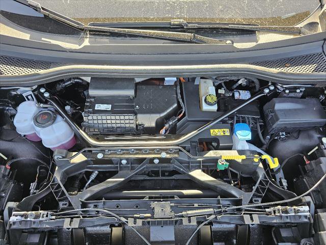 Used 2025 Audi Q4 e-tron Premium image 8