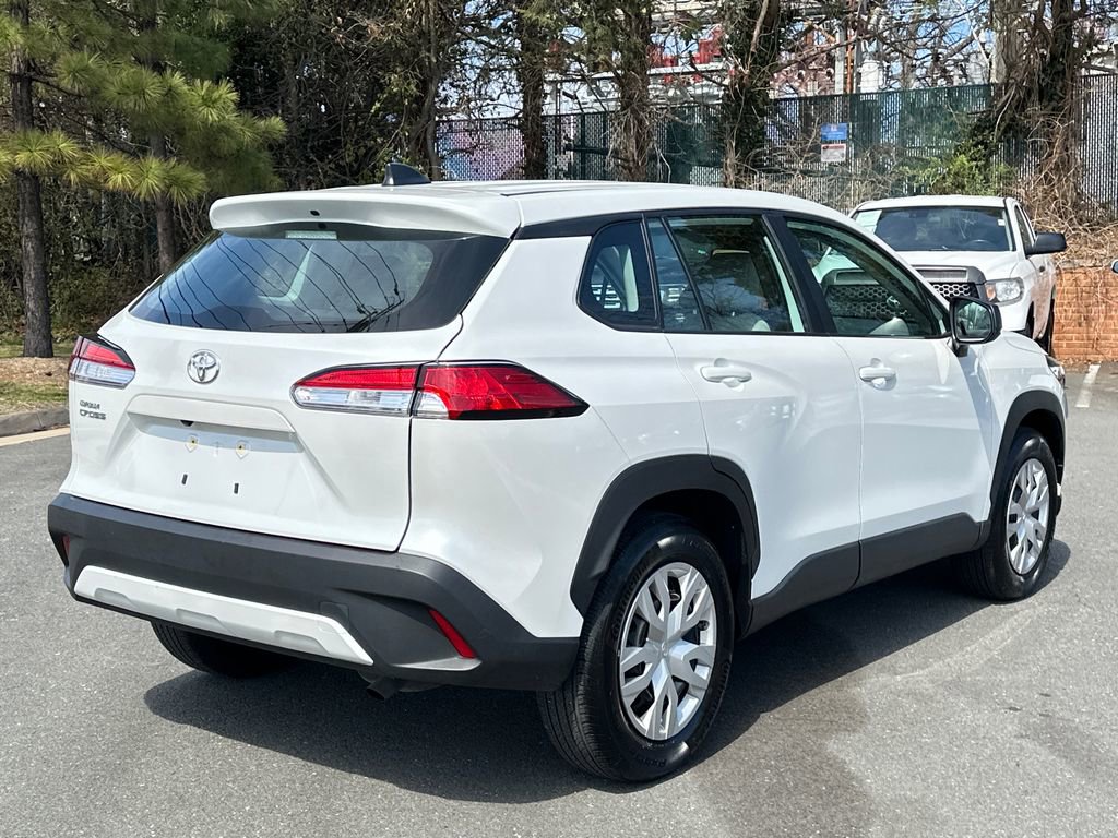 Used 2024 Toyota Corolla Cross L image 4