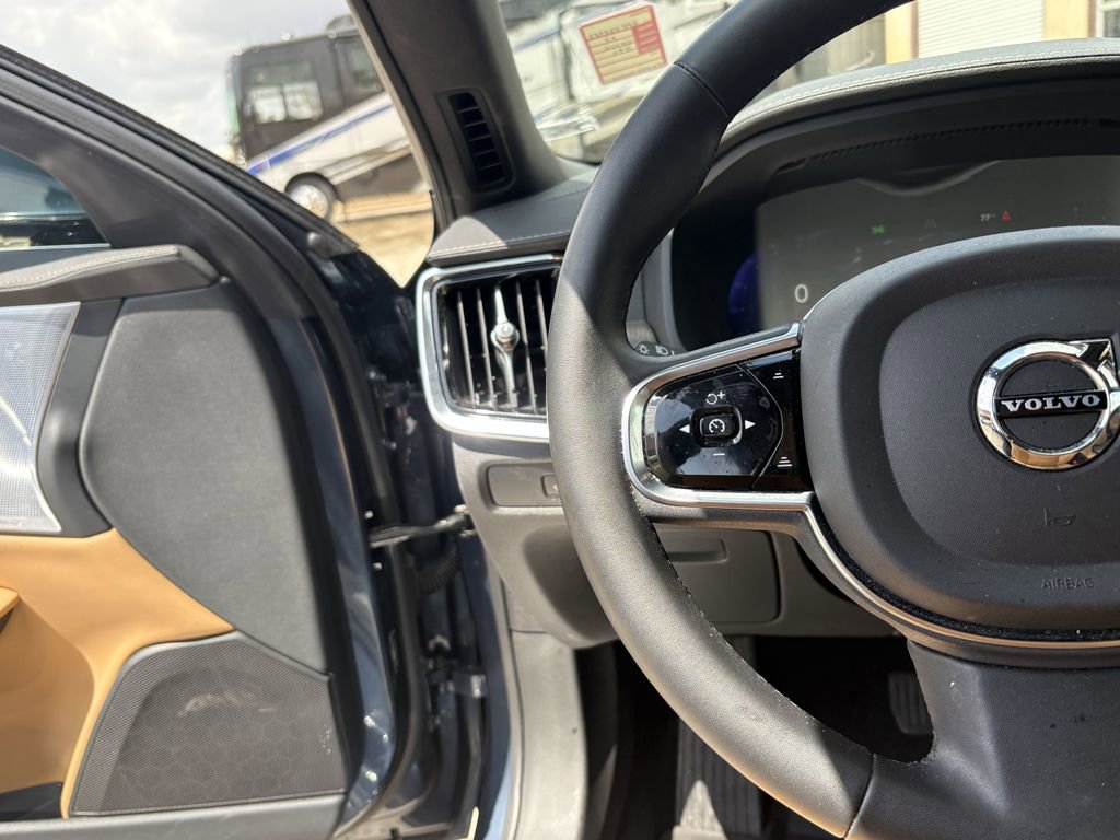 Used 2023 Volvo S90 B6 Ultimate w/ Lounge Package AWD/4WD image 16
