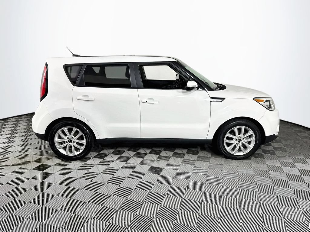 Used 2017 Kia Soul + w/ Primo Package FWD image 8