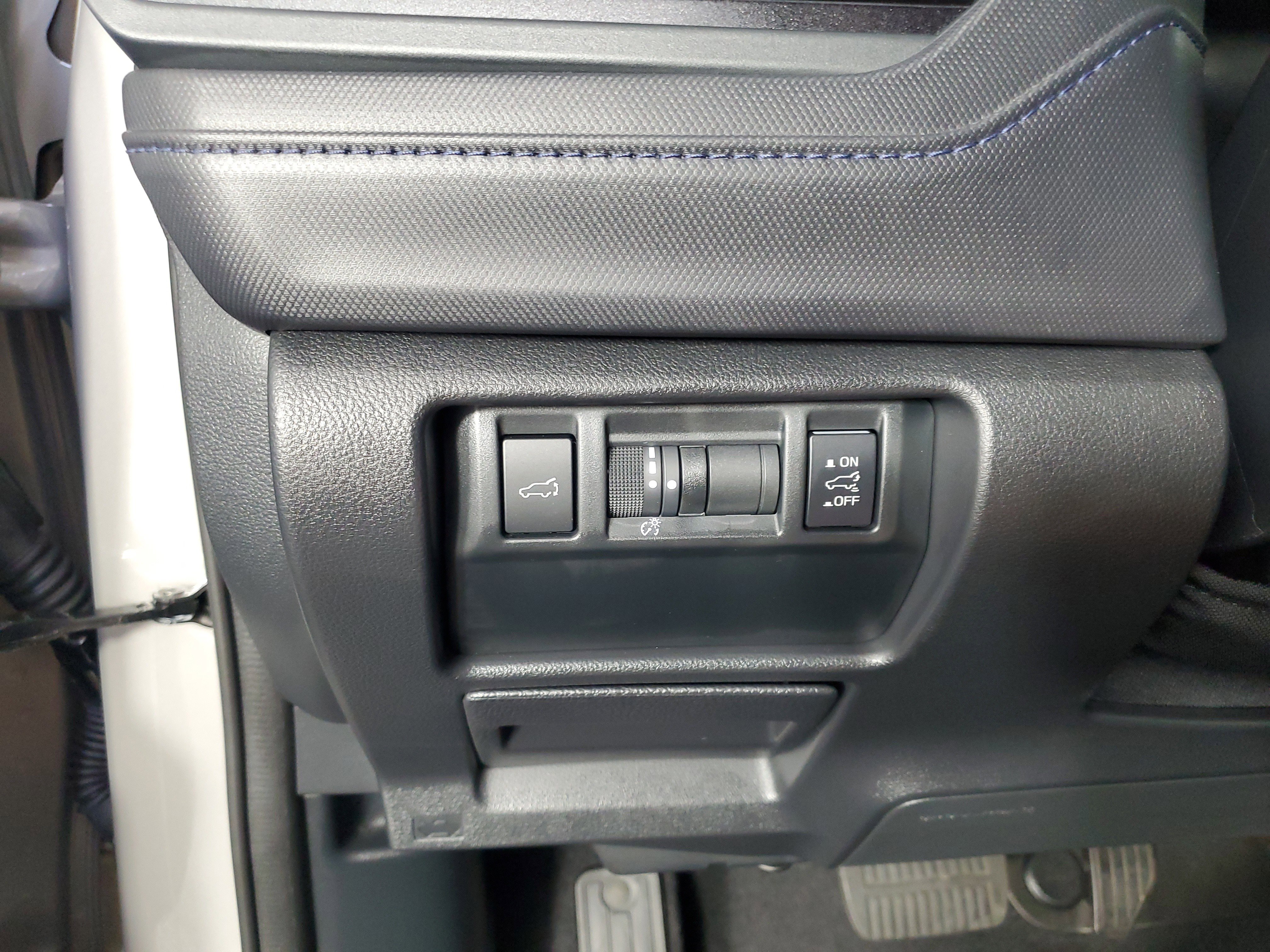 Used 2025 Subaru Forester Premium AWD/4WD image 27