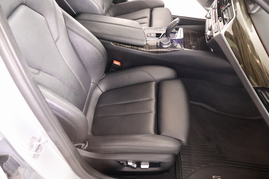 Used 2019 BMW 530i w/ Premium Package image 15