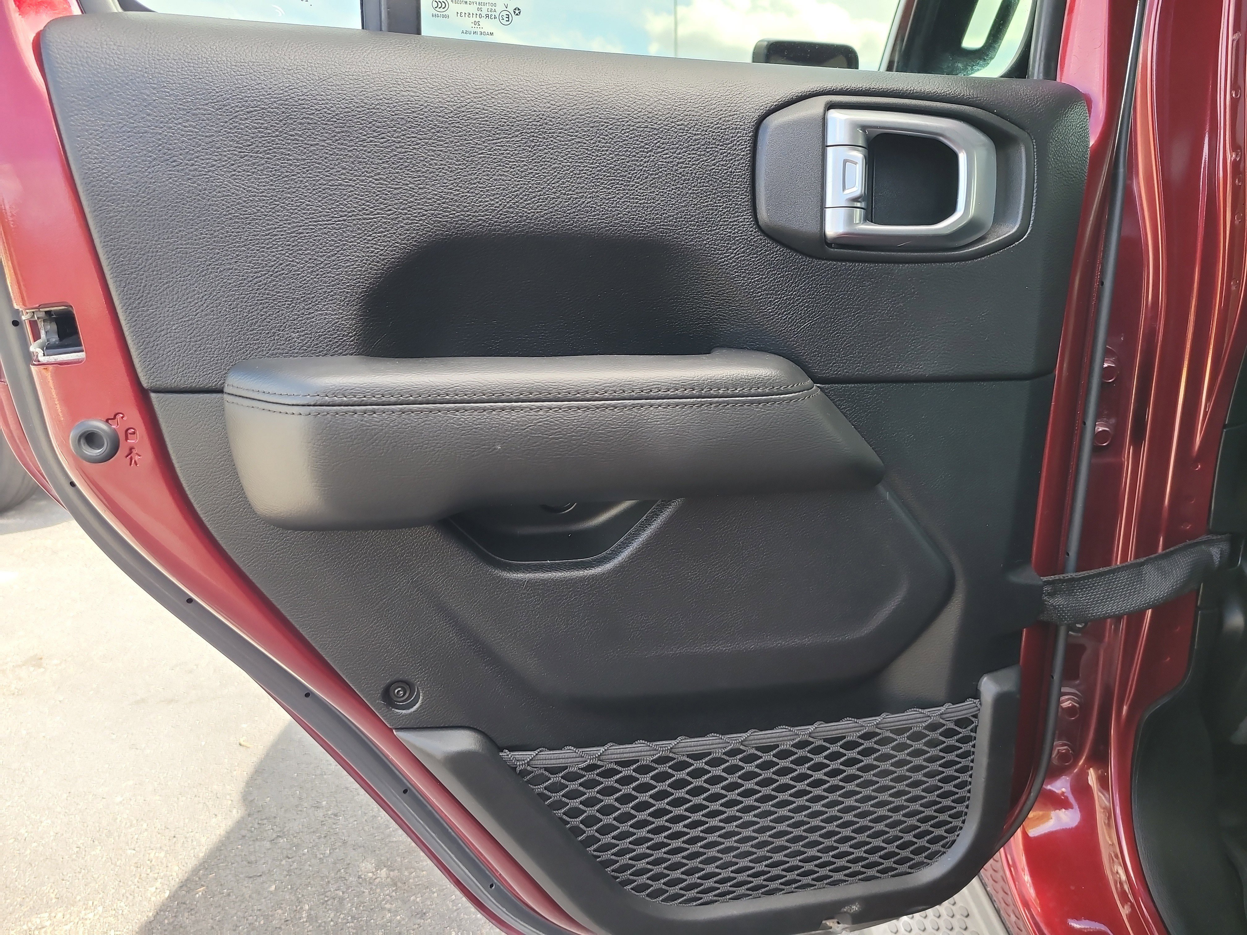 Used 2021 Jeep Wrangler Unlimited Sahara image 10