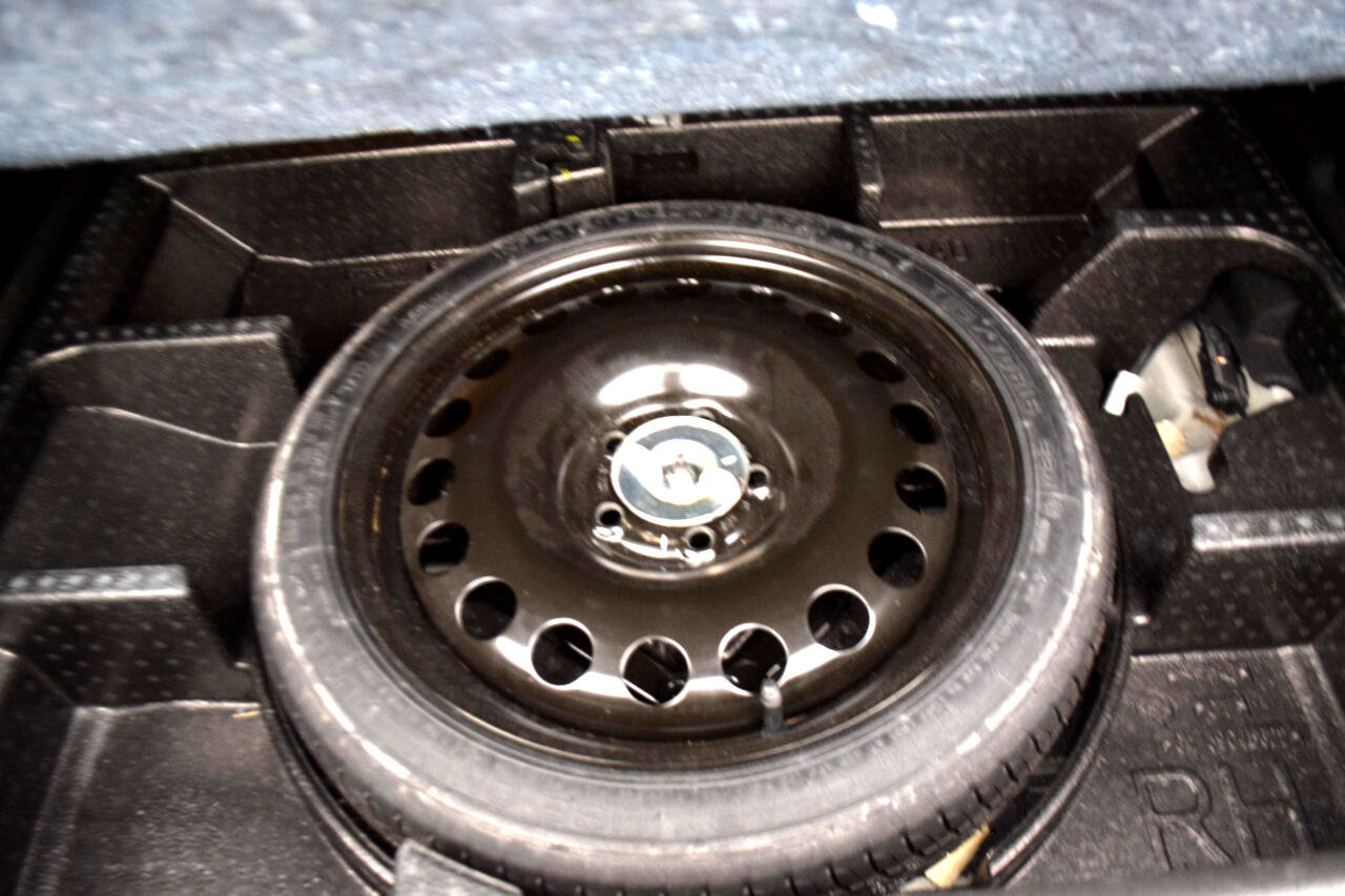 Used 2018 Chevrolet Cruze LT w/ Convenience Package image 31