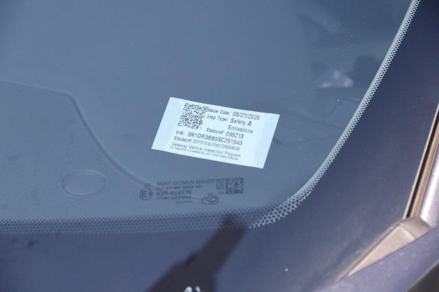 Certified 2025 Nissan Pathfinder SV w/ SV Premium Package FWD image 32
