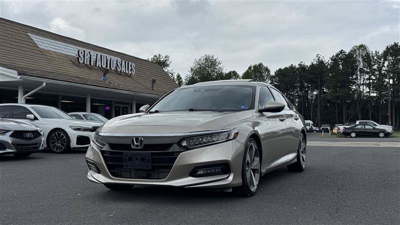 Used 2018 Honda Accord Touring image 2