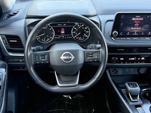Used 2025 Nissan Rogue SV FWD image 20